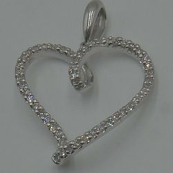 14kt white gold heart pendant w 47 diamonds 0.33pts 2.1 grams mint 861414-1.