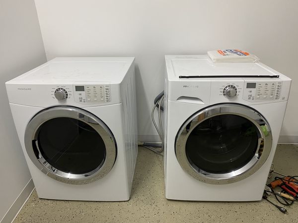Frigidaire Washer and Dryer Gas stackable set! Used for a