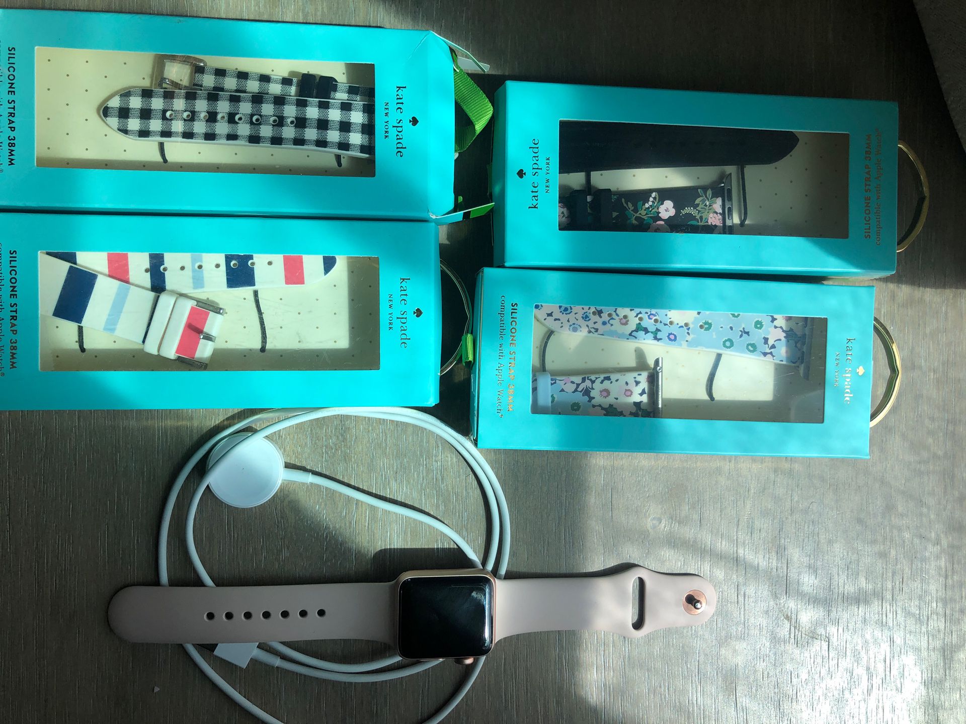 Apple Watch (3series), 4 kate spade straps, charger