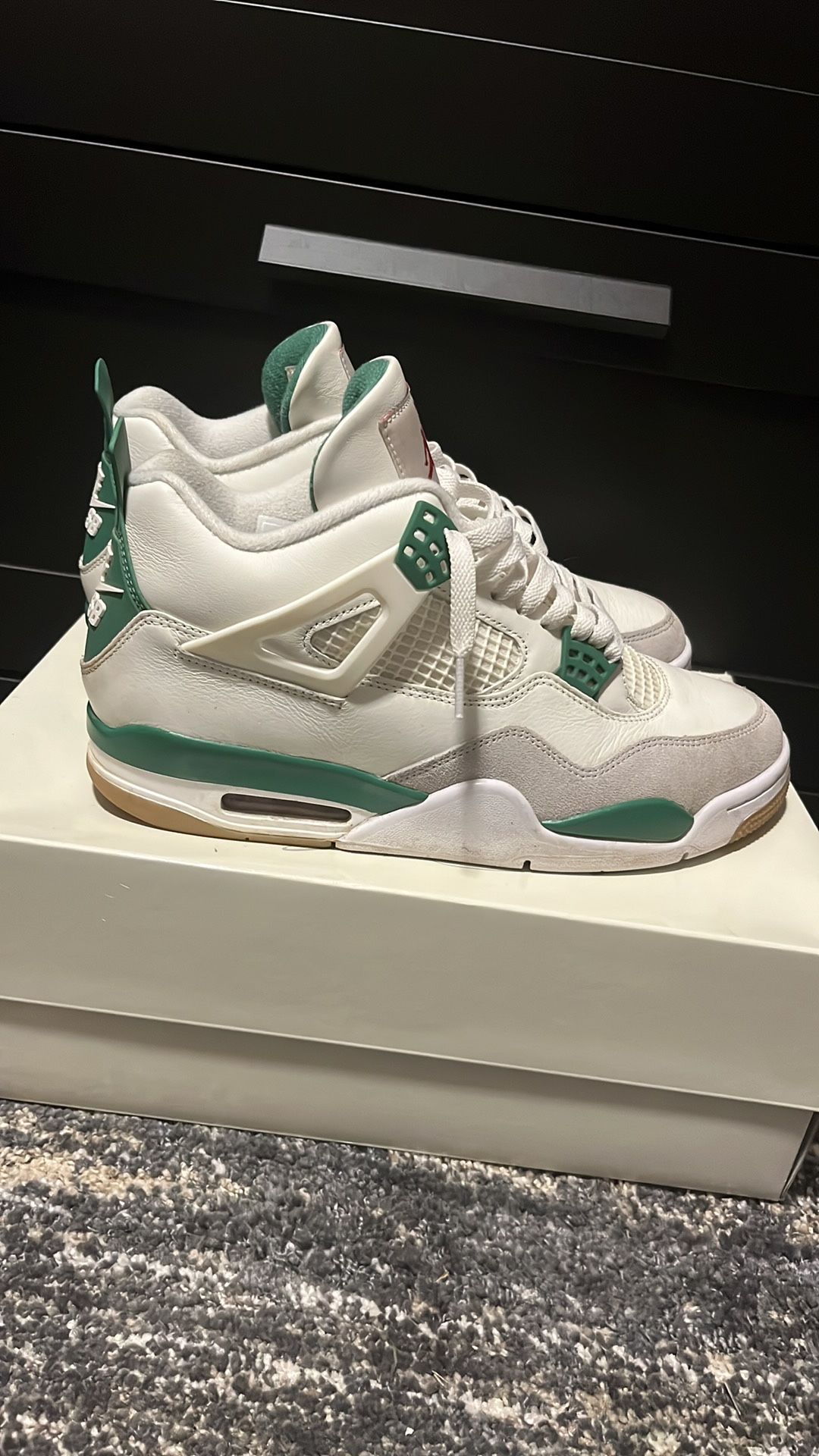 jordan sb pine green