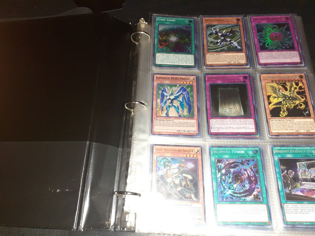 Yu-Gi-Oh! Binder filled with Holos
