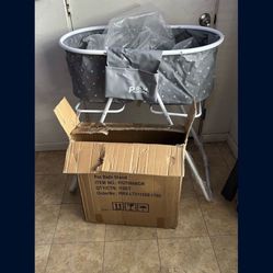 New Small/medium Dog Bath With Scrubber