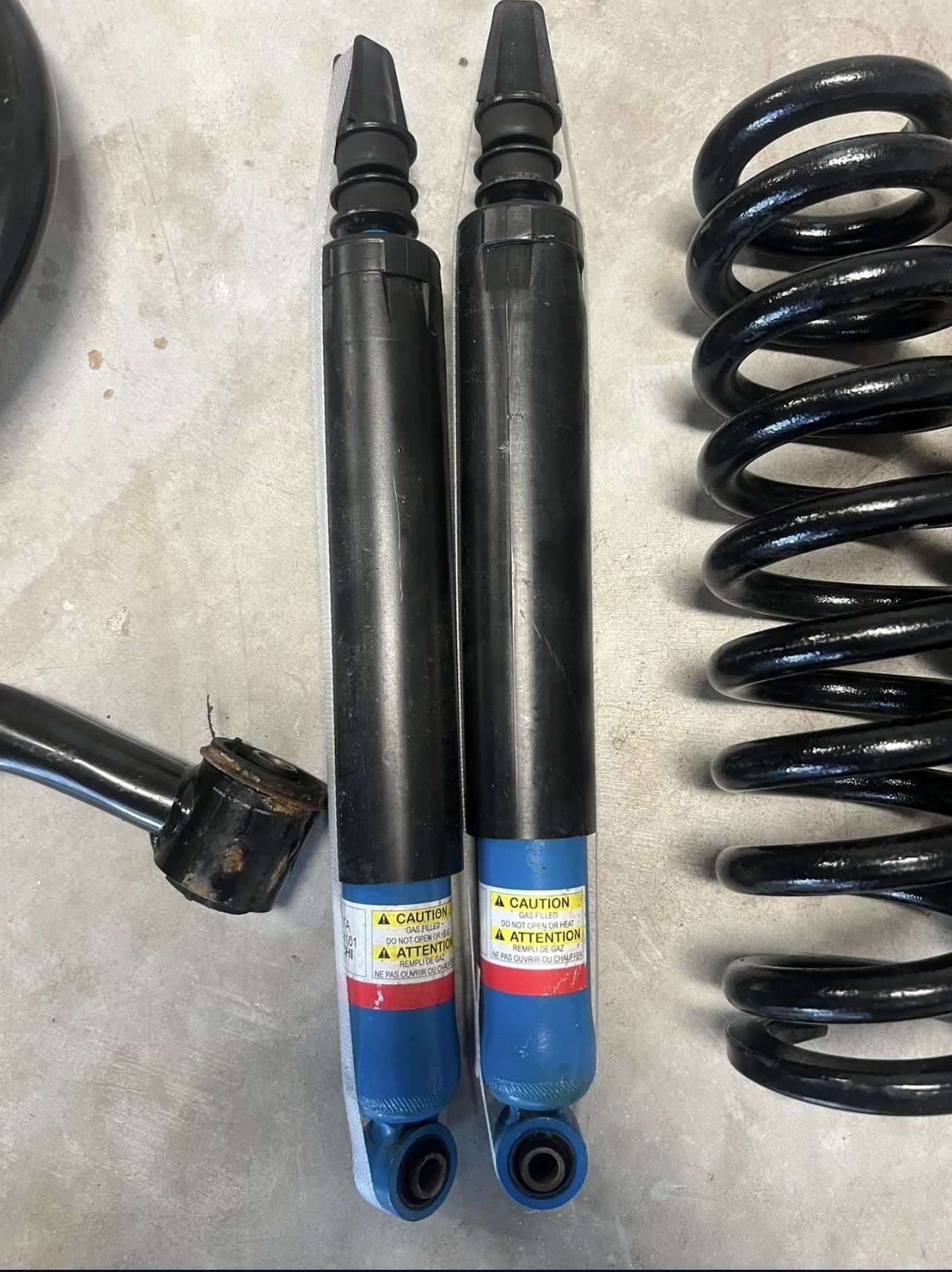 2023 Toyota Tacoma OEM Front Struts