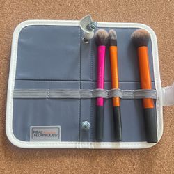 Real Techniques Makeup Brush Set - Set of 3 Brushes with Case