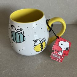 New Peanuts Snoopy Mug Yellow Inside