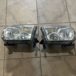 Toyota Tundra Headlights 