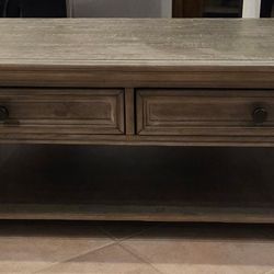 Beckley Sofa Table Great Condition!