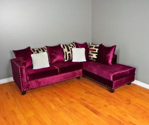 🔥Brand New Burgundy 2 Piece Sectional Available