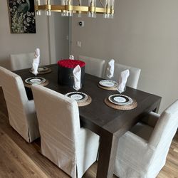 Table And 6 Chairs. 