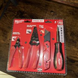Milwaukee 4 Piece Tool Set