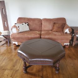 Hekman Antique Genuine Leather Solid Wood Ottoman Coffee Table