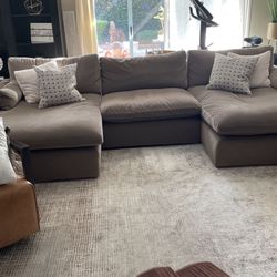 New 2 Chase Sectional Cloud Couch 