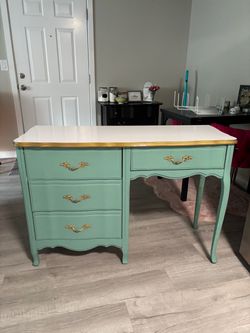 vanity/desk
