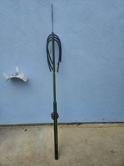 Daryl Wong 63' hybrid semi-enclosed track. With reel & slip tip spear