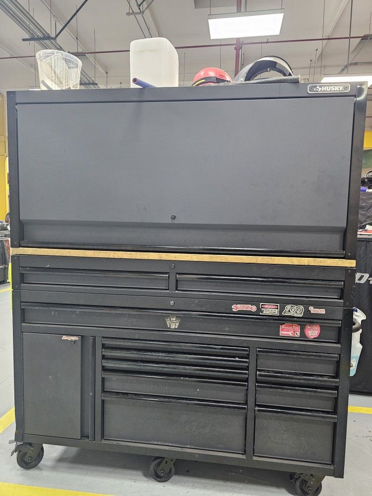 Husky Toolbox With Hutch
