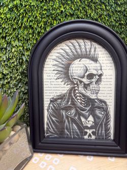 Punk Skull pic is 8 1/2 x 6 1/2 brand new