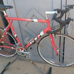 58cm.      Road Bike.       GT 