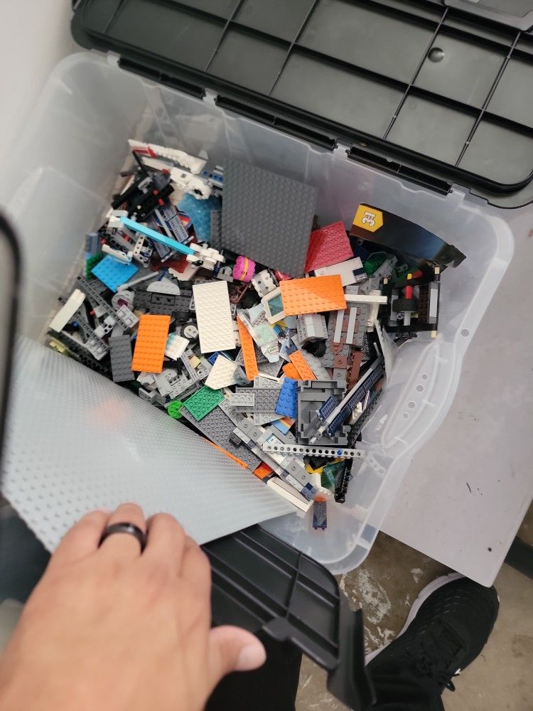 Bunch Of Lego Sets 