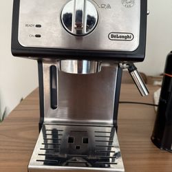 De’Longhi Espresso machine