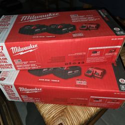 New  Milwaukee Baterys
