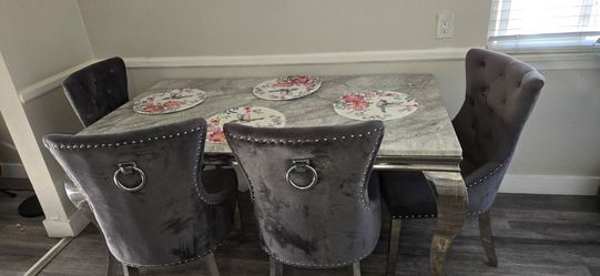 Mesa de Mármol  y Sillas
