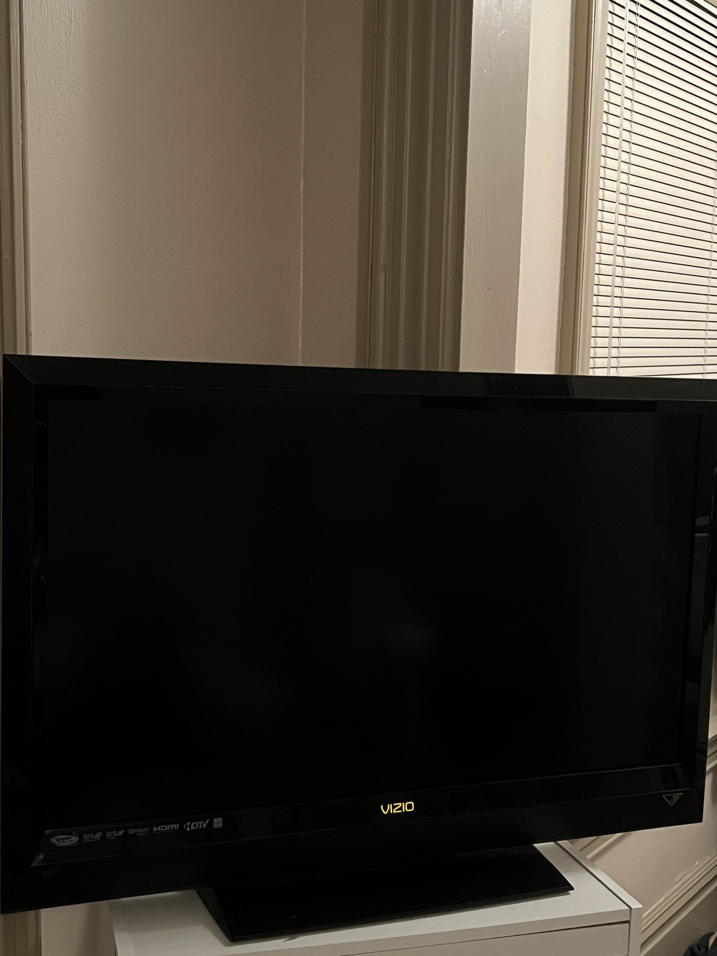 40 Inch Vizio HD TV