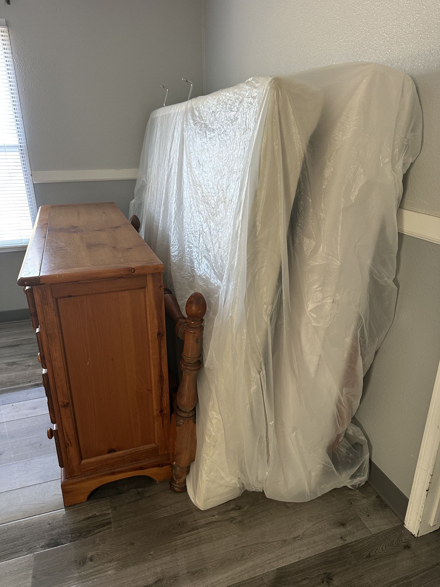 Wooden 8 Piece Pine Adjustable Bedroom Set- GOOD WORKING CONDITION