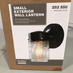 Small Exterior Wall Lantern 