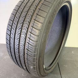 V749  275 35 21 103W  Michelin Pilot Sport All Season 4   One Used Tire 80% Life 