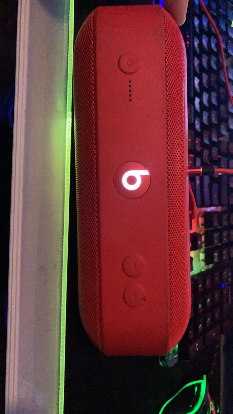 Red Beats Pill+ Speaker 