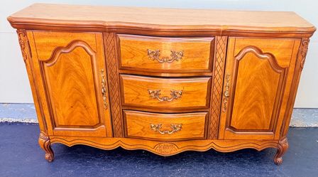 Vintage buffet/sideboard 33”high, 64”x18”top