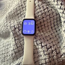 Apple Watch SE (1st Generation), 40mm, GPS – Rose Gold