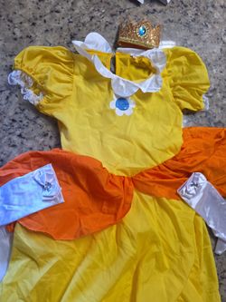 PRINCESS DAISY girls costume size 10