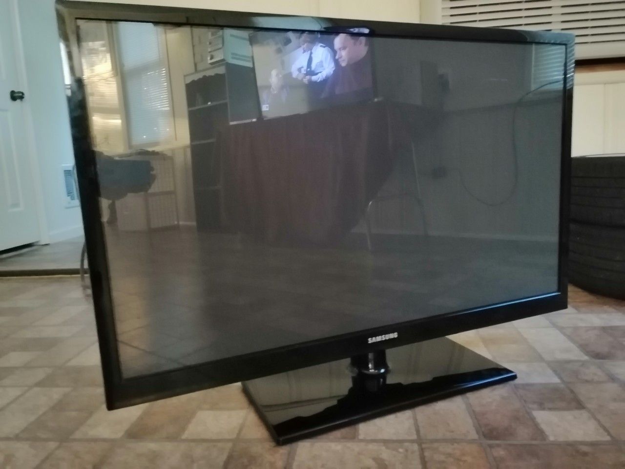 43 inch Samsung Flat screen TV