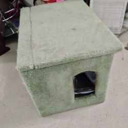 Covered Kitty Litter Box