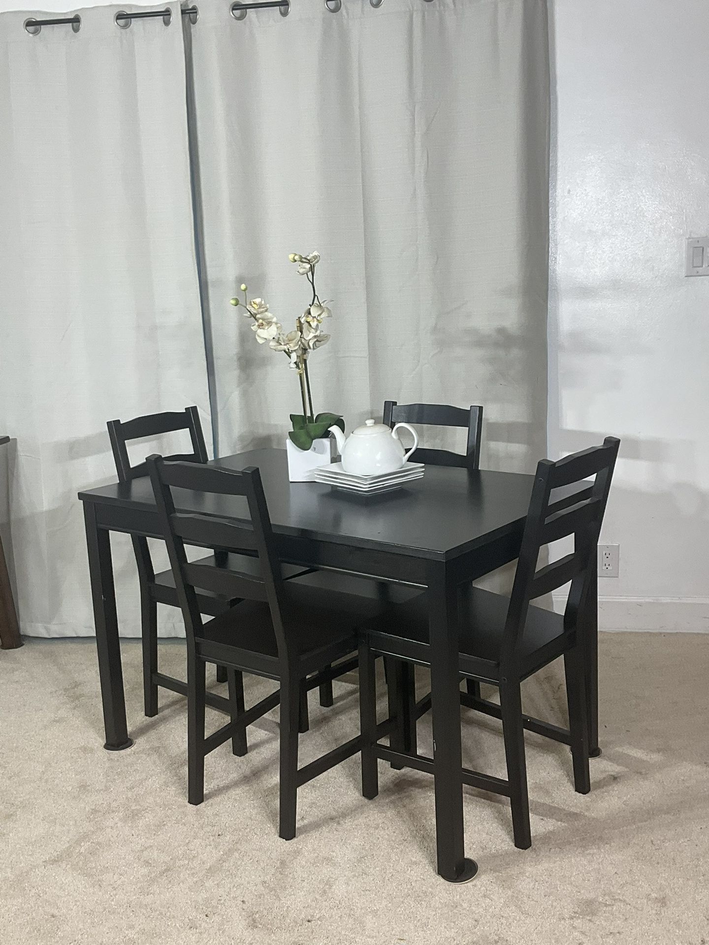 Black Compact Dining Table & 4 Chairs IKEA Jokkmokk / Comedor Compacto Mesa Y 4 Sillas