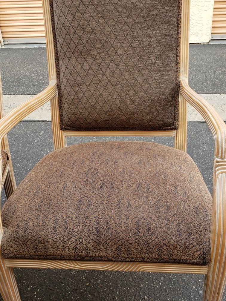 Accent Chairs / Dining Chairs
