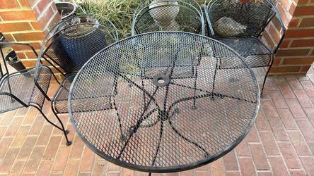 Patio round table set iron 4 chairs