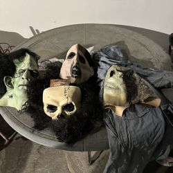 Halloween Costumes 