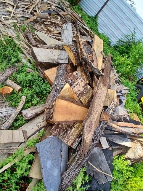 FREE--FREE WOOD SCRAP