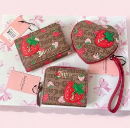 Juicy couture shoulder purse