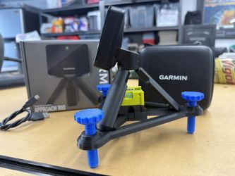 Garmin R10 Launch Monitor W/ Laser Stand & RTC Balls