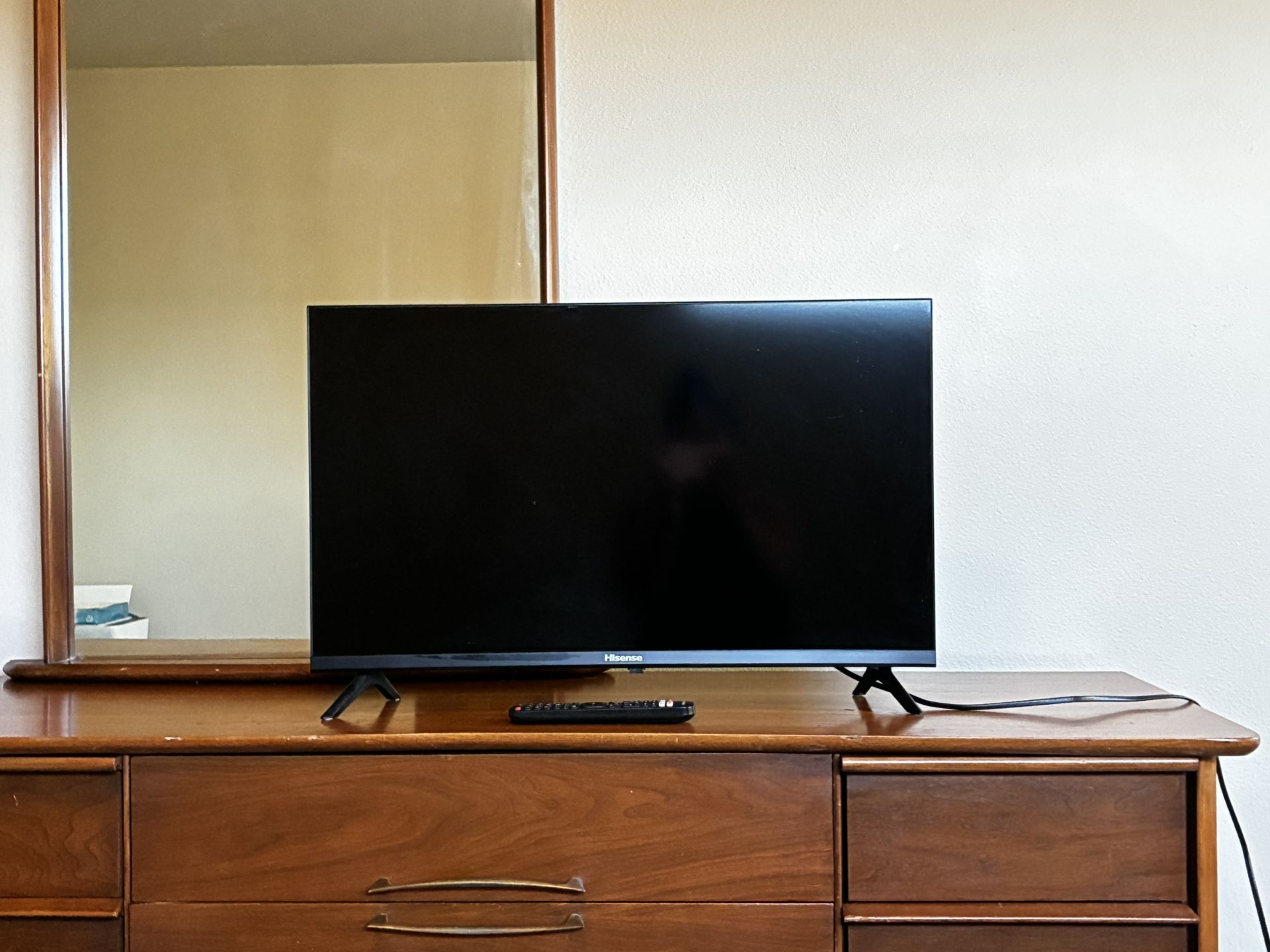 32in Hisense Tv
