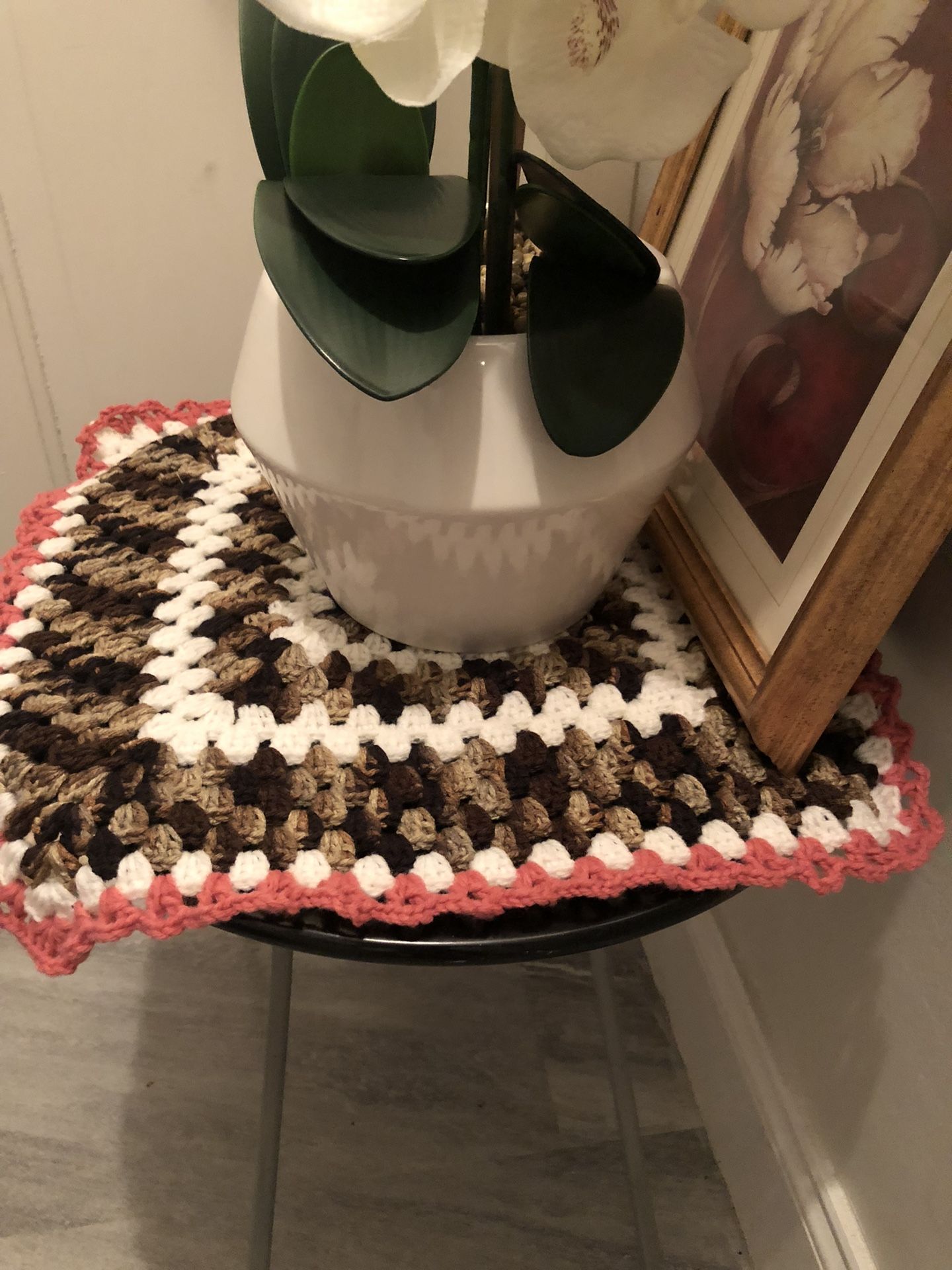 Crochet square table cover