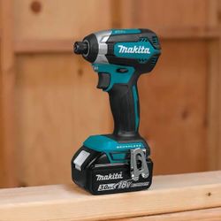 Makita 18V LXT Lithium-Ion Brushless Cordless Impact Driver Kit with (1) Battery 3.0Ah
