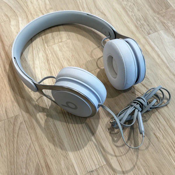 Beats by Dr Dre White Built-in Microphone Wired