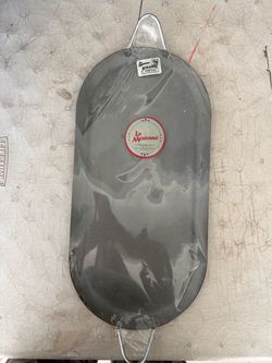 Nuevo La Mexicana oval carbon steel comal $15