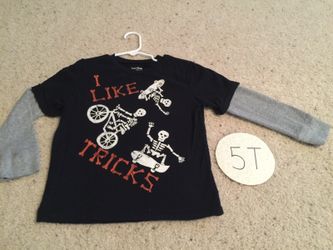 Boys GAP Halloween Skeleton Bones Shirt Sz. 5T