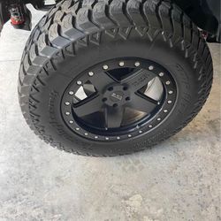 Rims Black Rhino 20’’ Tires 37x12.50r20 