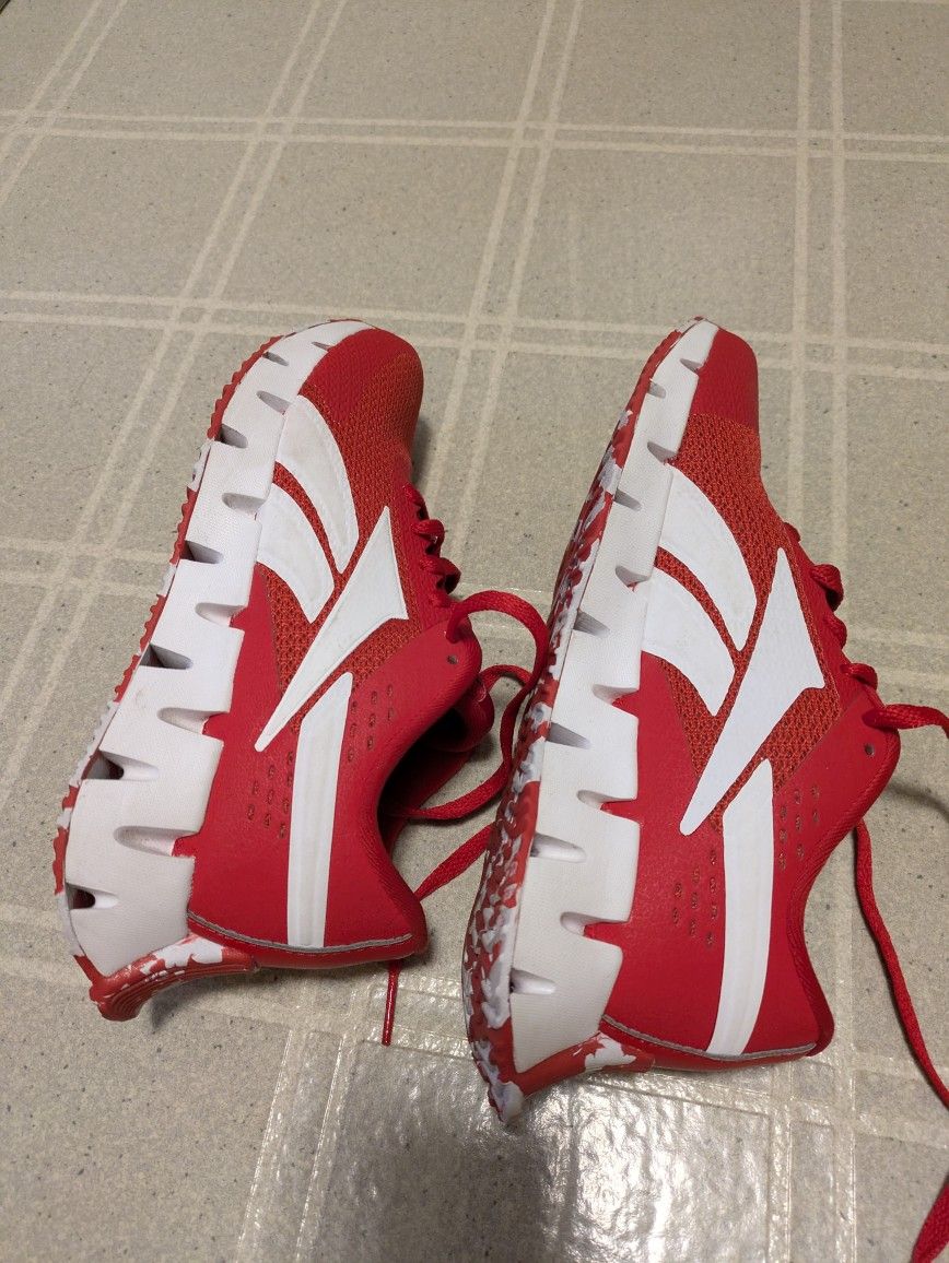 Reebok Red Youth Shoes Size 4